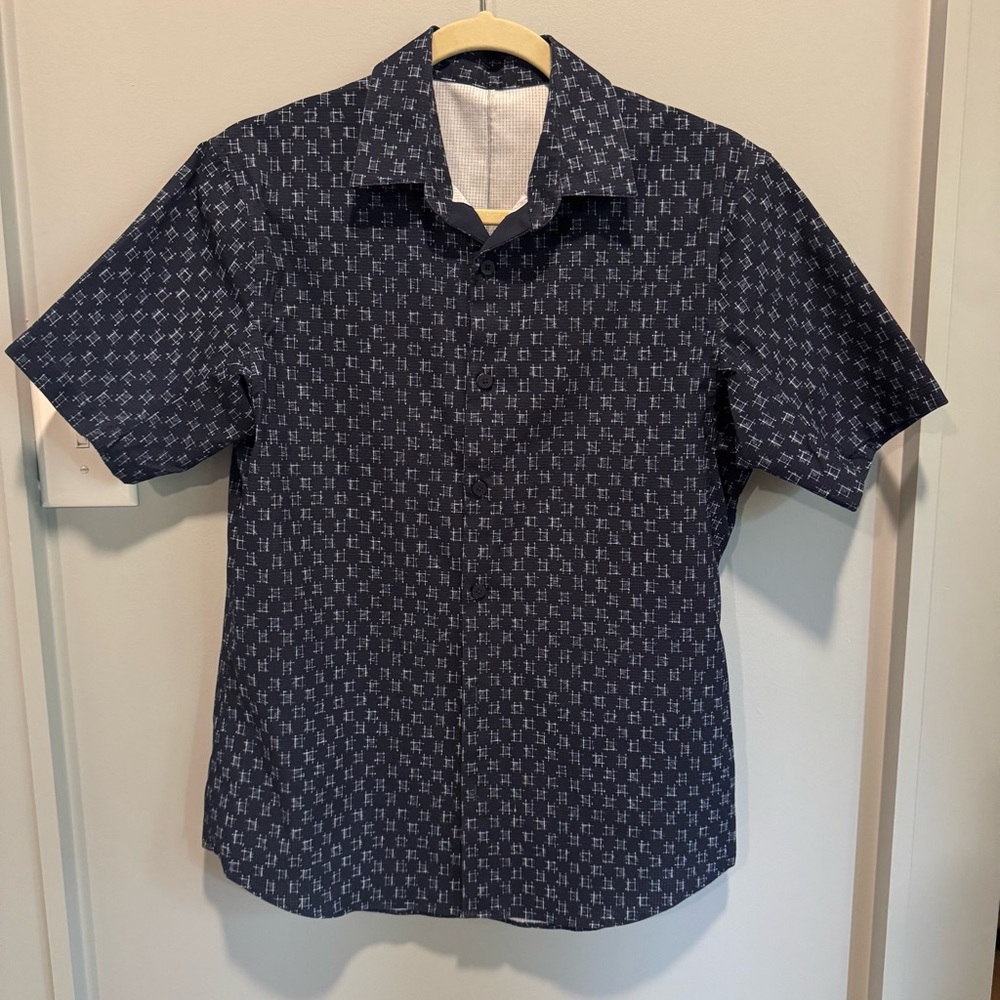 lululemon athletica airing easy short sleeve shirt dark blue and white